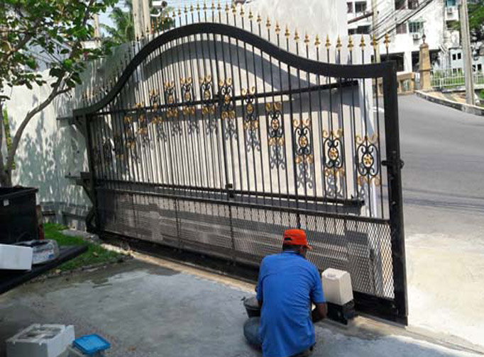 บริษัท แด็ด ออโต้ดอร์ จำกัด 